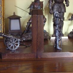 BOOKENDS With KNIGHT AND cannon  (AG53/2.01)