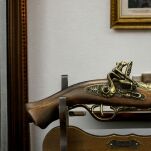 HISTORYCZNY GARŁACZ Z ZAMKIEM SKAŁKOWYM AG315.01 ze stojakiem - 12