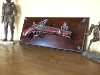 CUDNY PISTOLET NA DREWNIANEJ ZAWIESZCE (K1095-53) - 3