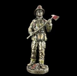 UNIQUE FIGURINE - FIREFIGHTER - VERONESE (WU76822A4)