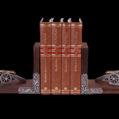 HISTORICAL BOOKENDS  with guns   (K834)