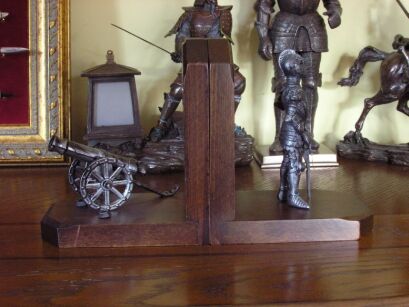 BOOKENDS With KNIGHT AND cannon  (AG53/2.01)