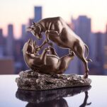 Walka Rynkowa — rzeźba brąz Walka Hossy z Bessą sygnowana 57 Special Replicas prezent dla inwestora dla szefa giełda kryptowaluty BULL-01 - 3