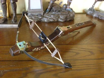 MINIATURE REPLICA crossbow THE BULLETS With XV In (AG26/P.01)