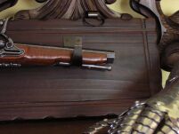 GUN ON WOODEN DASHBOARD flintlock  (K1094-1053) - 3